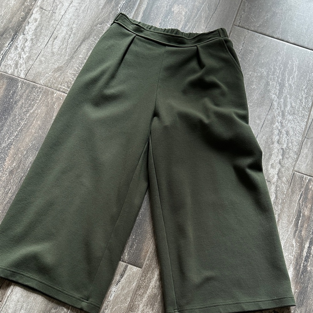 Banana Republic Olive Green Wide-Leg Crop Pants
